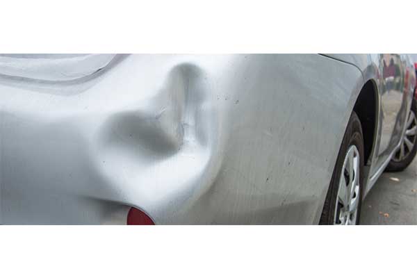 فرورفتگی شدید روی خودرو